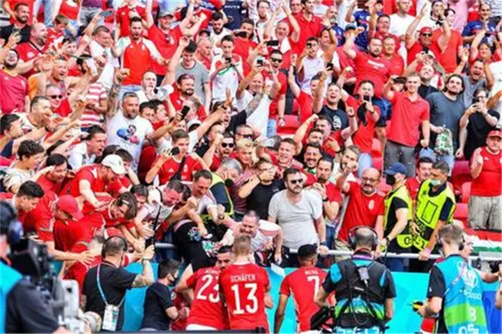  兰斯新球场首秀迎来开门红